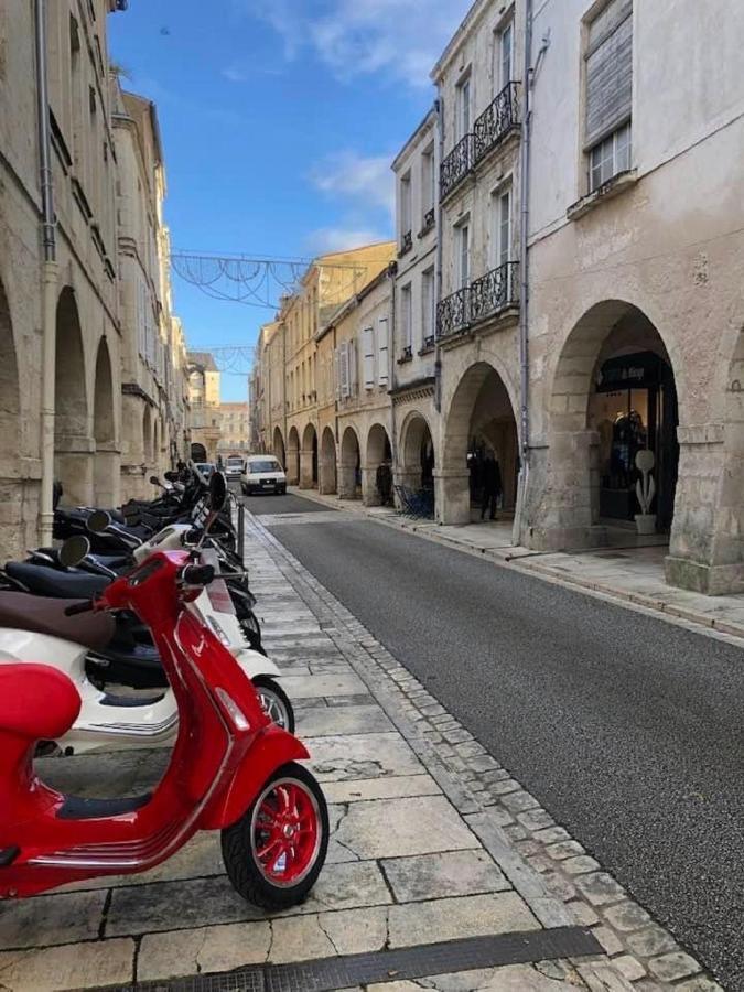 Appartement T3 tout confort en duplex à 15mn à pied du centre-ville La Rochelle  Esterno foto